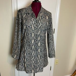 NWOT Rave 4 Real Black/Ivory  fronts buttons  snake print lightweight cardigan